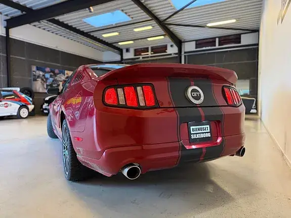 Ford Mustang 2010 photo 5