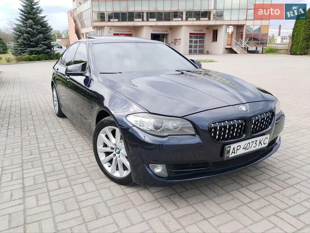 BMW 5 Series 2012 photo 3