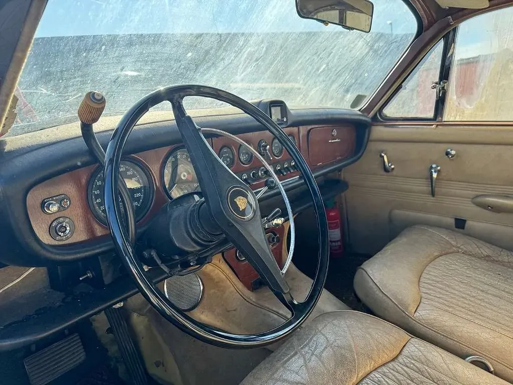 Jaguar 420 1967 photo 2