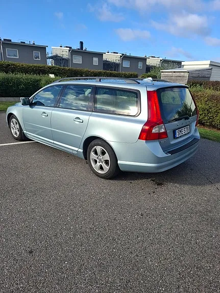 Volvo V70 2009 photo 2