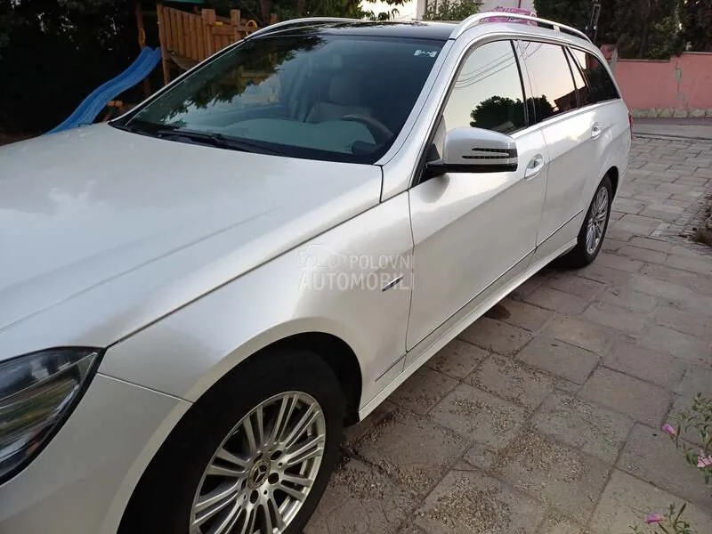 Mercedes-Benz E-Class 2012 photo 2