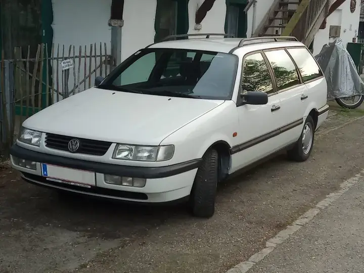 Volkswagen Passat 1994 photo 2