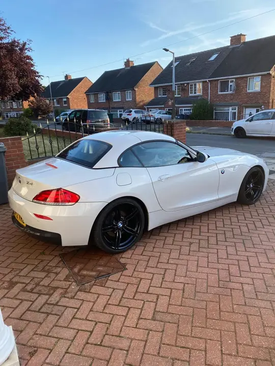 BMW Z4 2012 photo 2