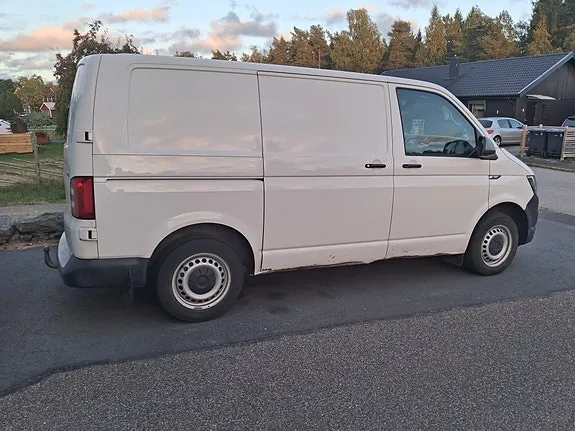 Volkswagen Transporter 2018 photo 3