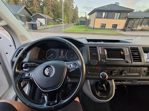 Volkswagen Transporter 2018 photo 5
