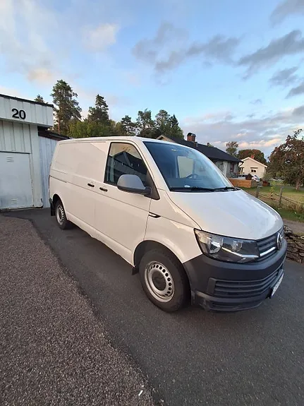Volkswagen Transporter 2018 photo 2