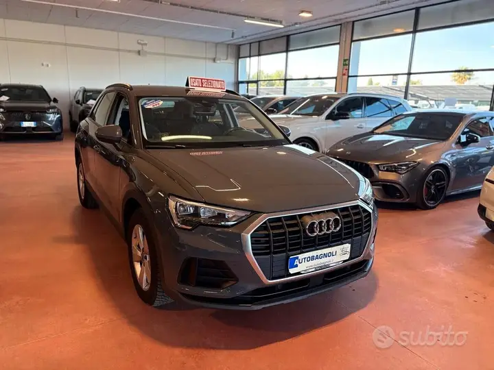 Audi Q3 2022 photo 2