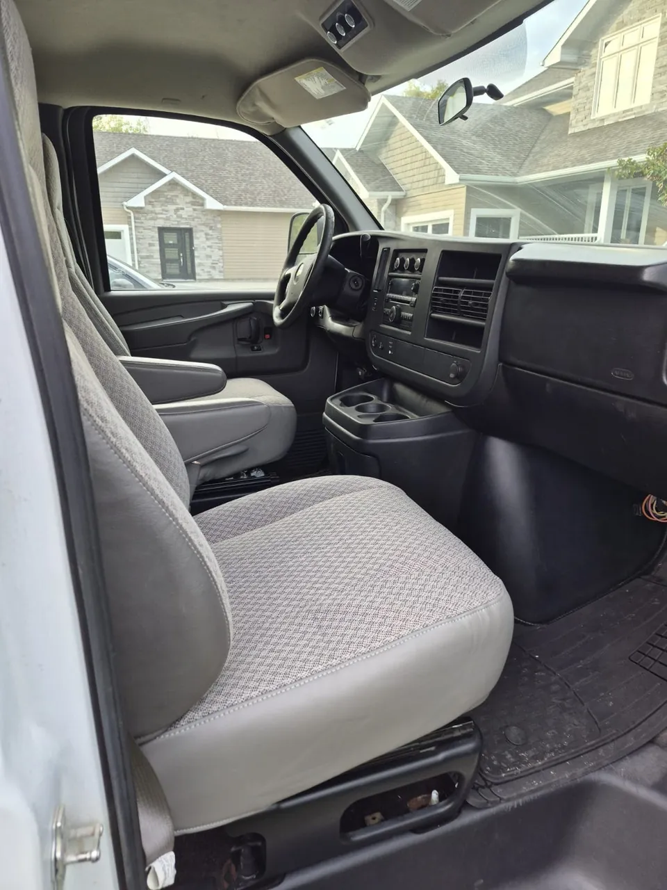 Chevrolet Express 3500 2009 photo 5