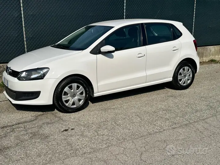 Volkswagen Polo 2013 photo 2