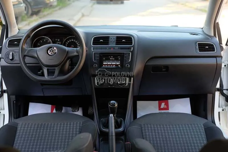Volkswagen Polo 2015 photo 3