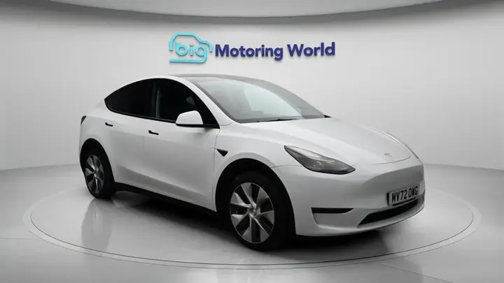 Tesla Model Y 2022 photo 2