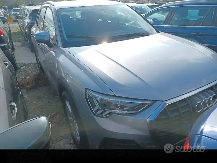 Audi Q3 2023 photo 3