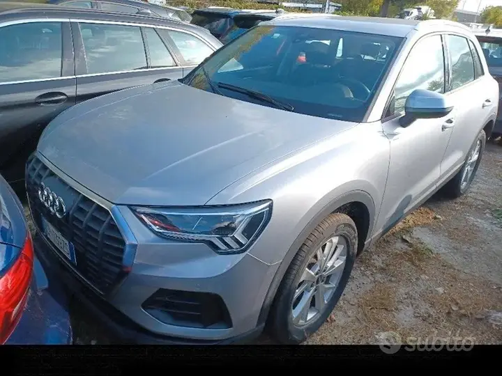Audi Q3 2023 photo 2