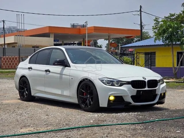 BMW 328I