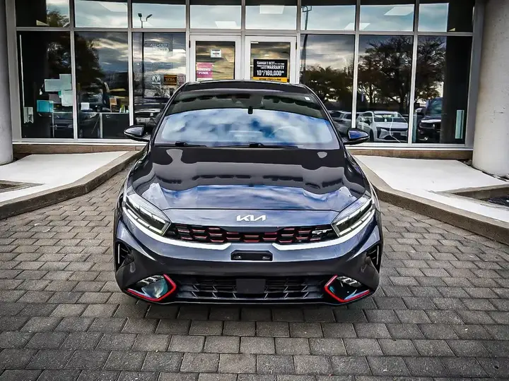 Kia Forte 2023 photo 4
