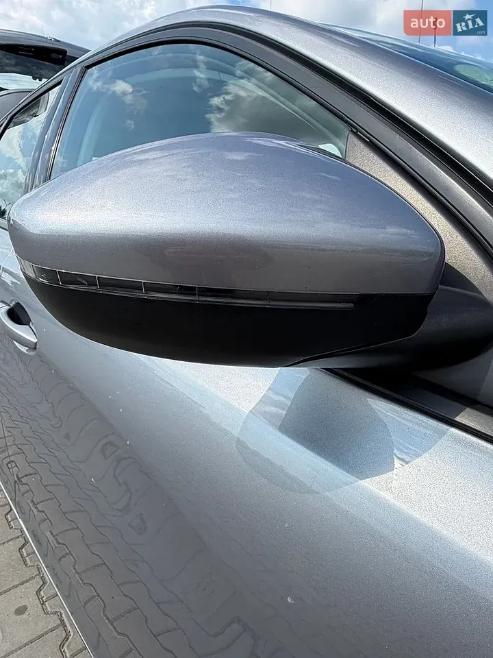 Peugeot 308 2019 photo 3