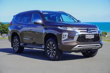 Mitsubishi Pajero Sport 2020 photo 2
