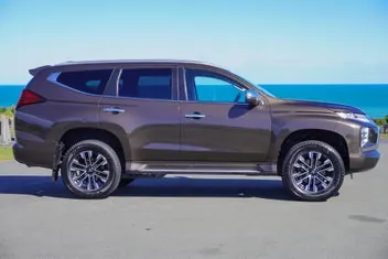 Mitsubishi Pajero Sport 2020 photo 3