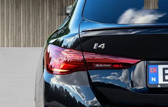 BMW I4 2025 photo 4
