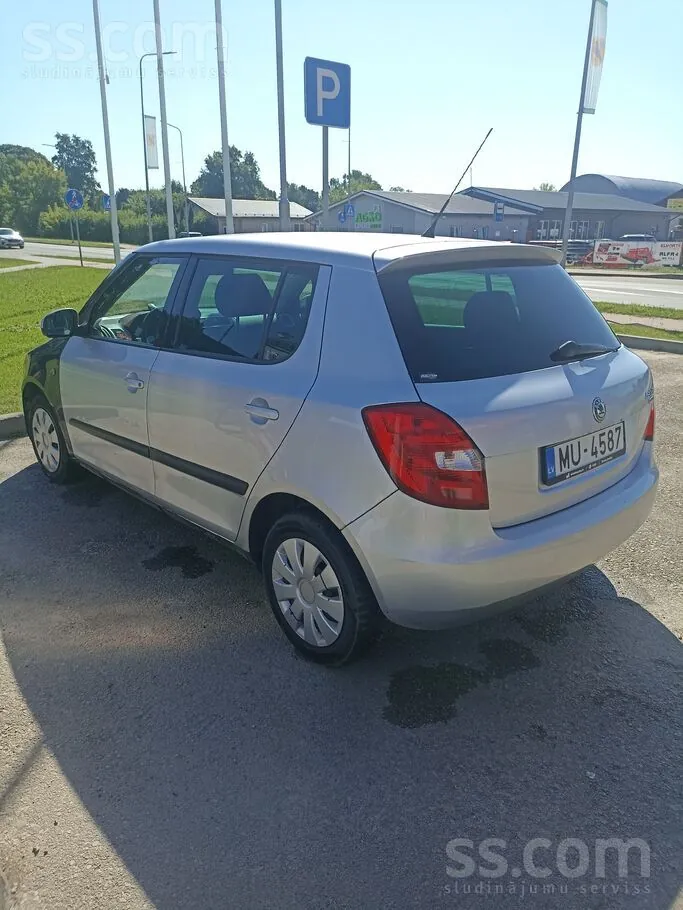 Skoda Fabia 2008 photo 5