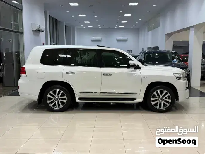 Toyota Land Cruiser 2016 photo 2