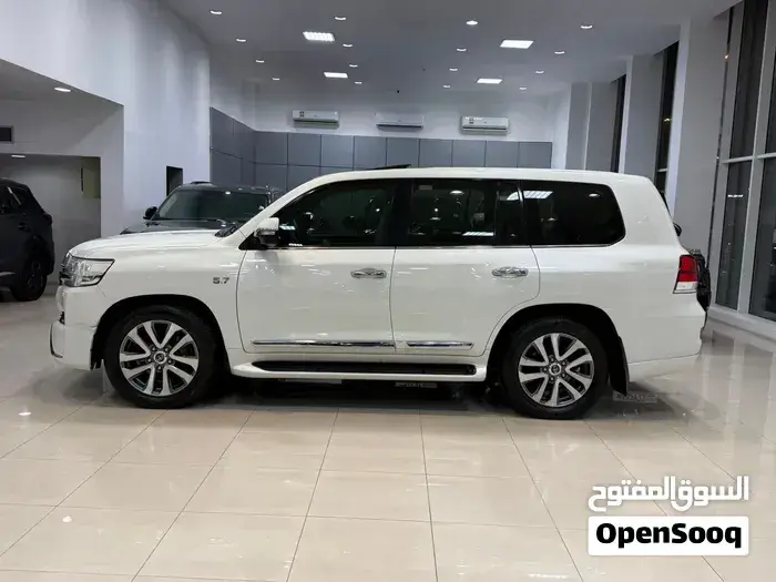 Toyota Land Cruiser 2016 photo 3