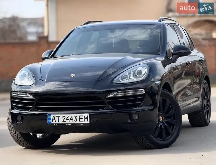 Porsche Cayenne 2012 photo 2