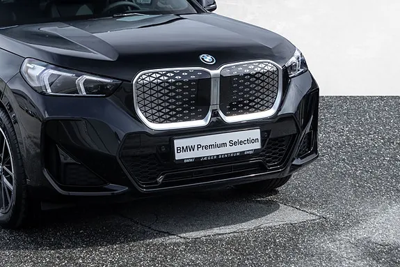 BMW Ix1 2026 photo 2