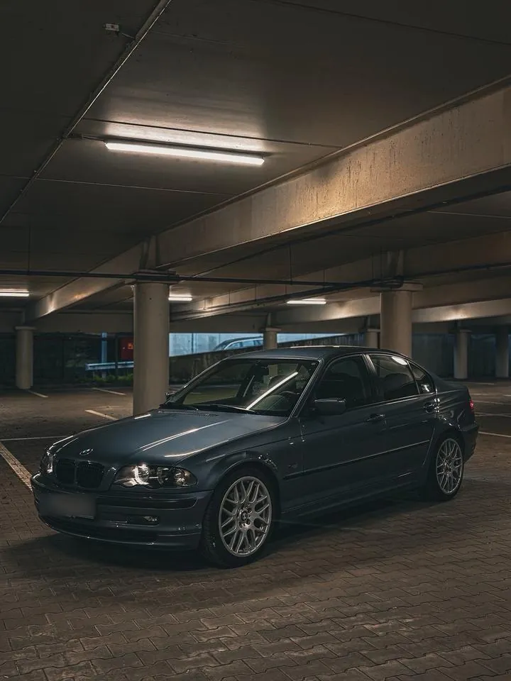 BMW 320I