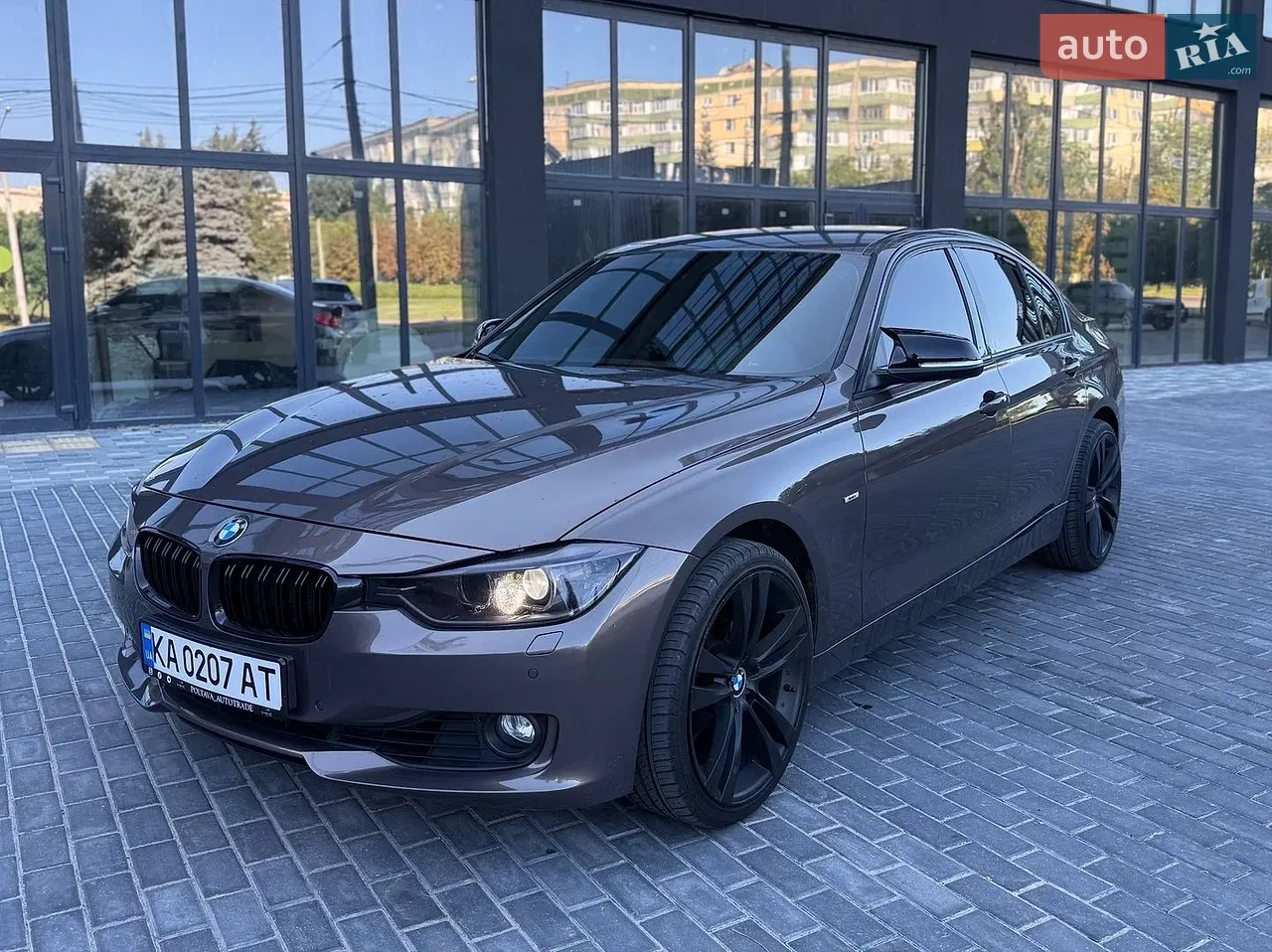 BMW 3 Series 2012 photo 2
