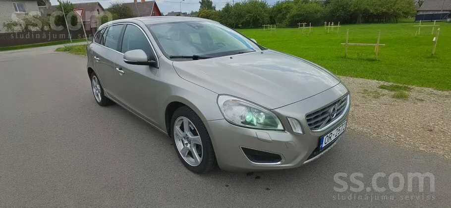 Volvo V60 2011 photo 2