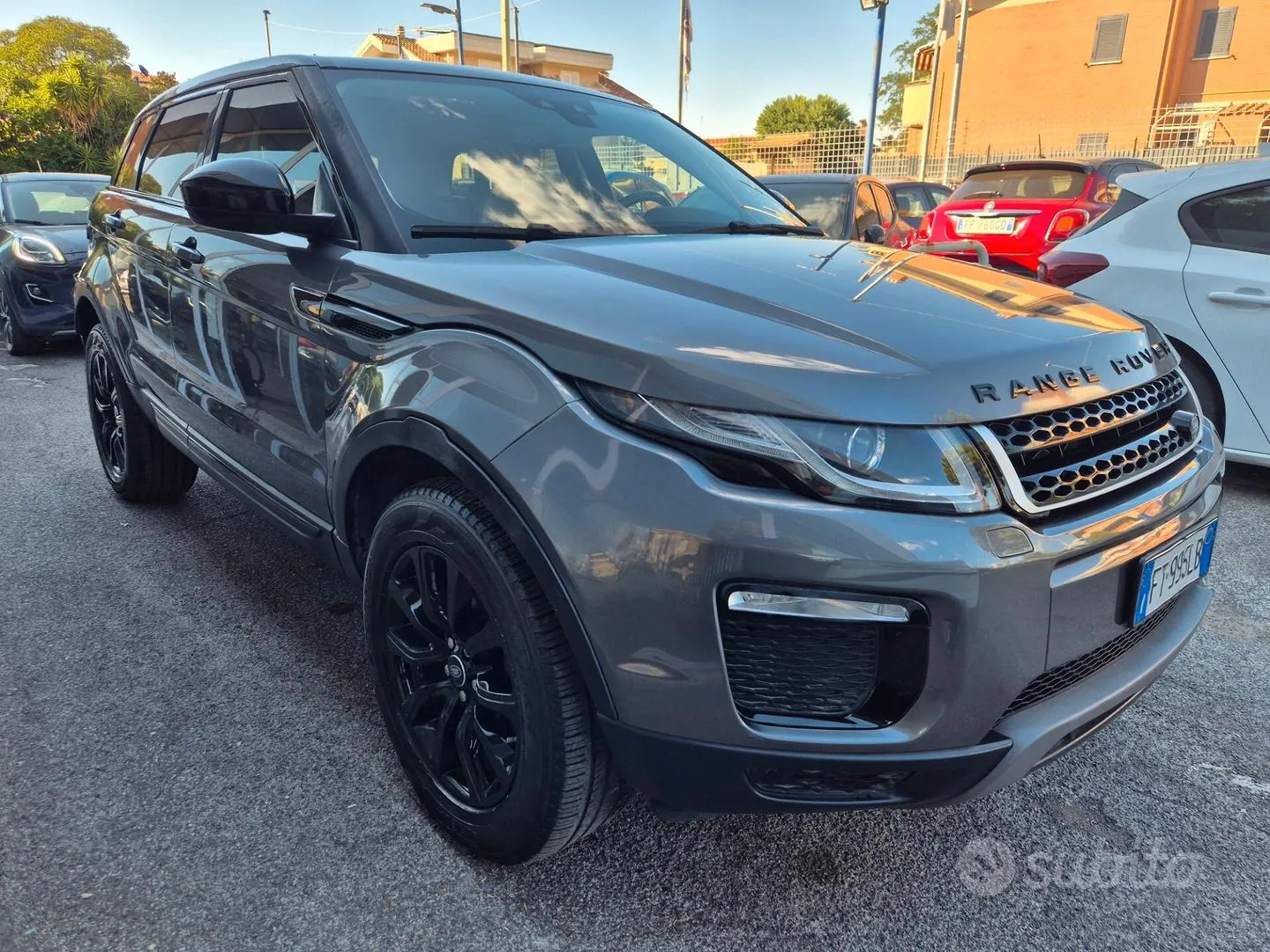 Land Rover Range Rover Evoque 2019 photo 2