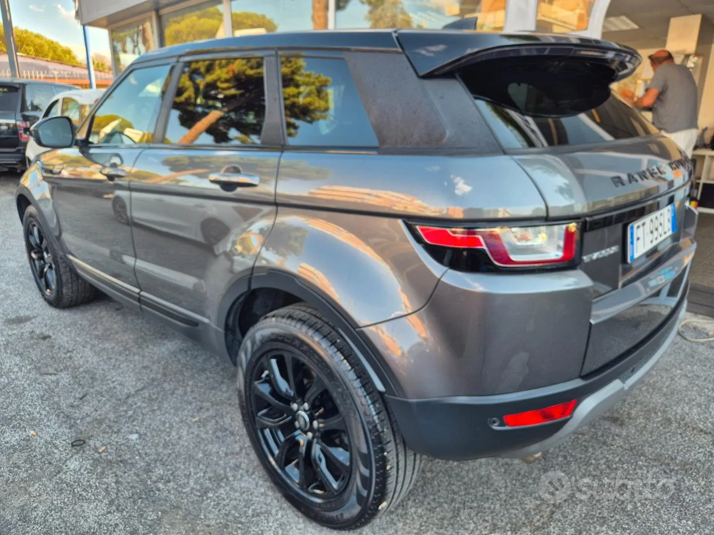 Land Rover Range Rover Evoque 2019 photo 4