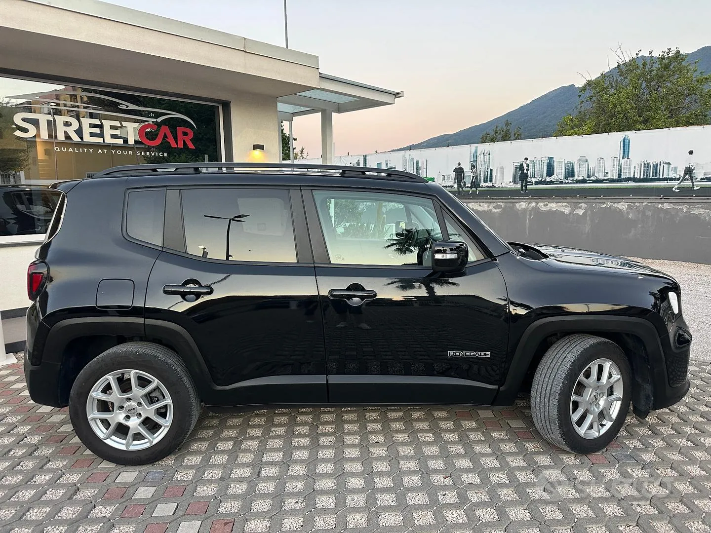 Jeep Renegade 2023 photo 2