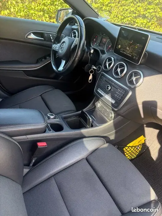 Mercedes-Benz A-Class 2015 photo 3