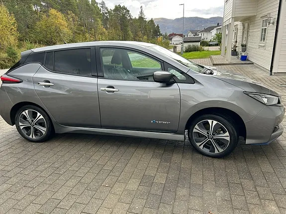 Nissan Leaf 2020 photo 2