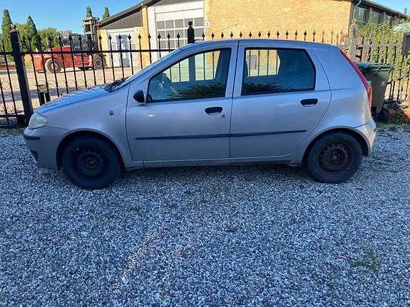 Fiat Punto 2004 photo 2