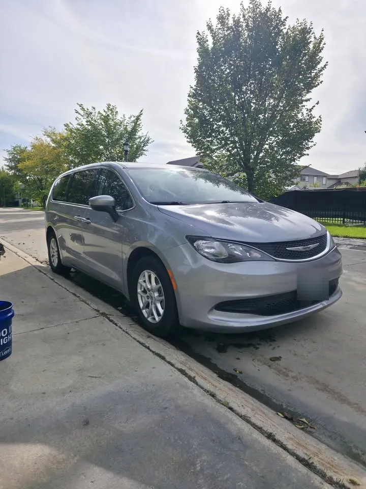 Chrysler Grand Caravan 2021 photo 3