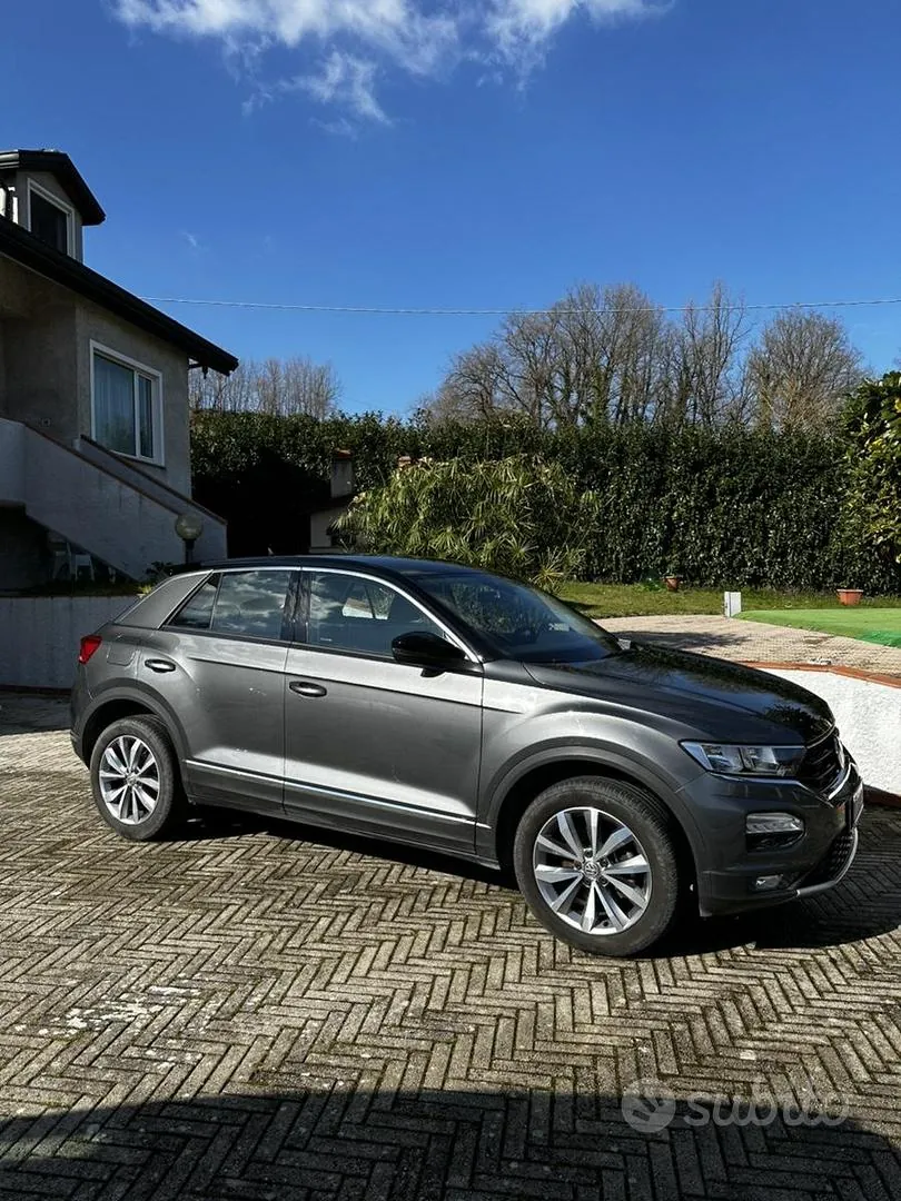 Volkswagen T-Roc 2019 photo 2
