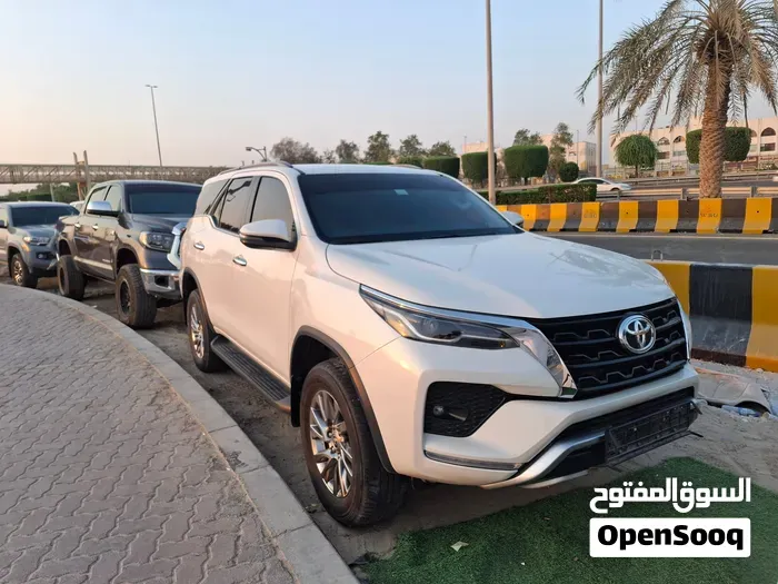 Toyota Fortuner 2022 photo 2