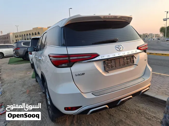 Toyota Fortuner 2022 photo 4