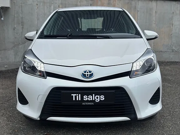 Toyota Yaris 2012 photo 2