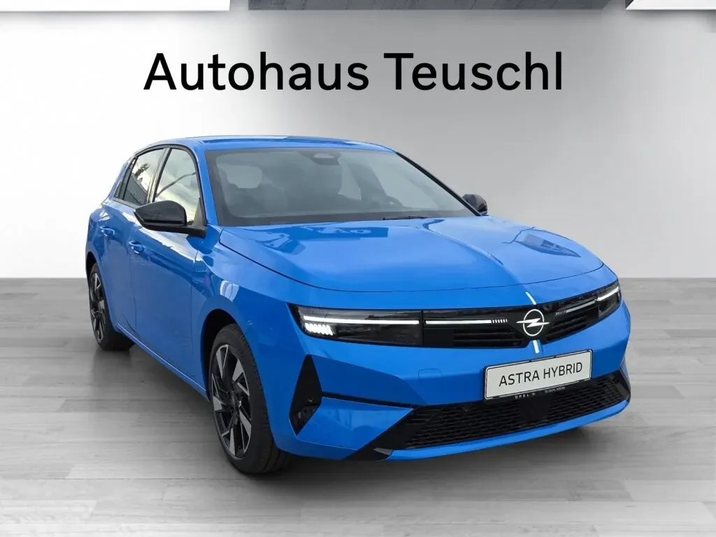 Opel Astra photo 2