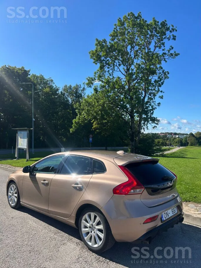 Volvo V40 2012 photo 3