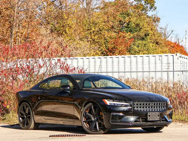 Polestar 1 2021 photo 2