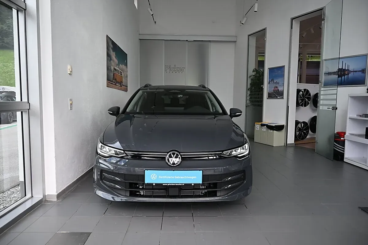 Volkswagen Golf 2026 photo 2