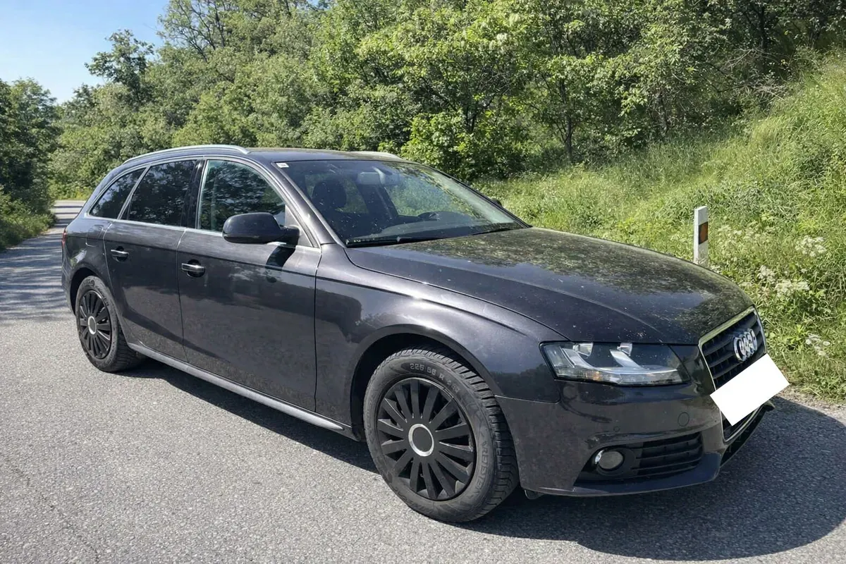 Audi A4 2009 photo 2