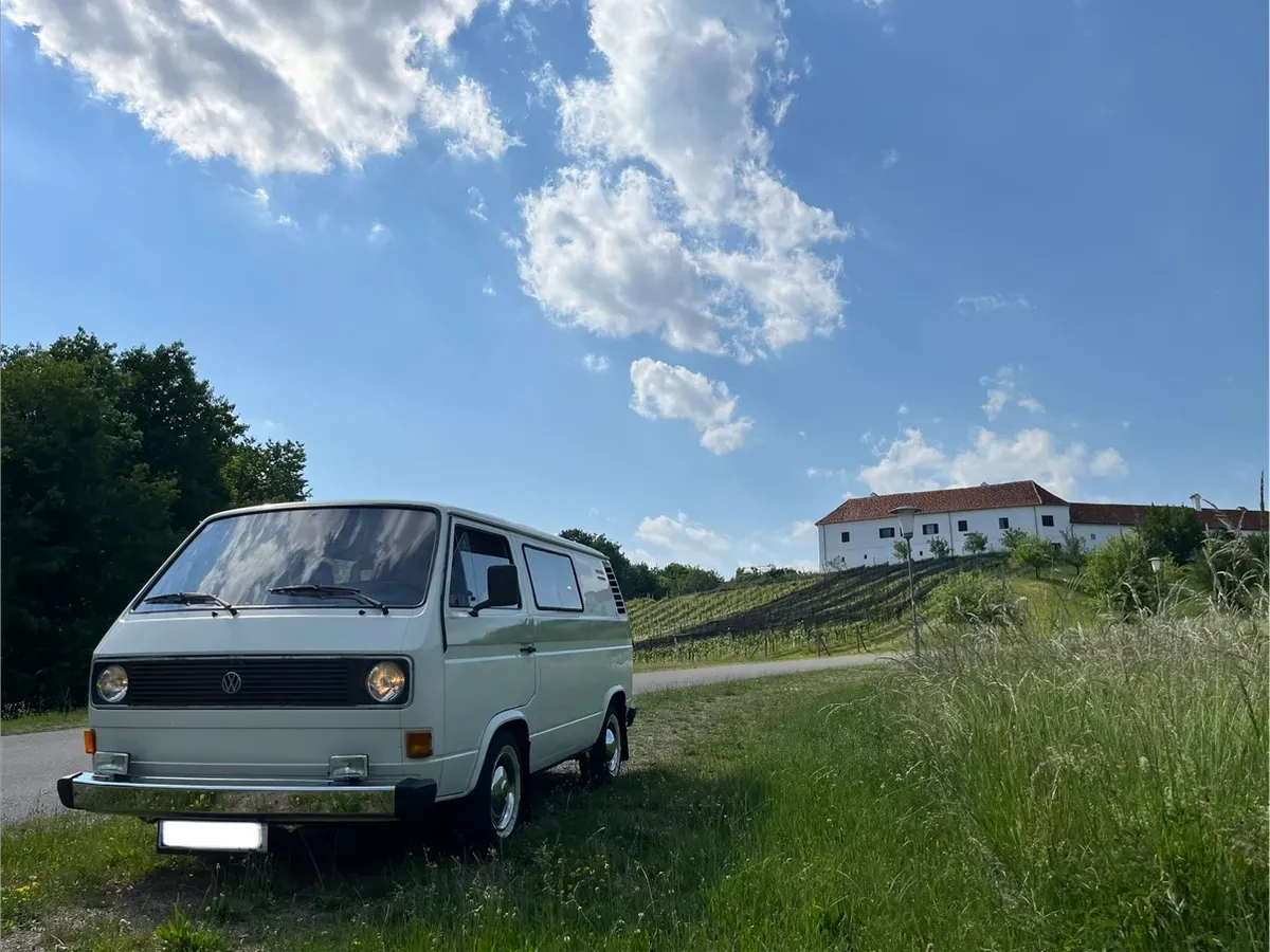 Volkswagen T2 1981 photo 3