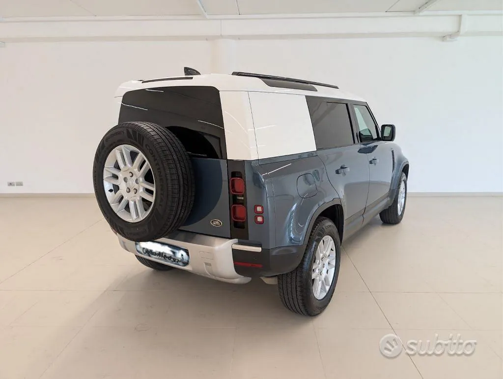 Land Rover Defender 2022 photo 2