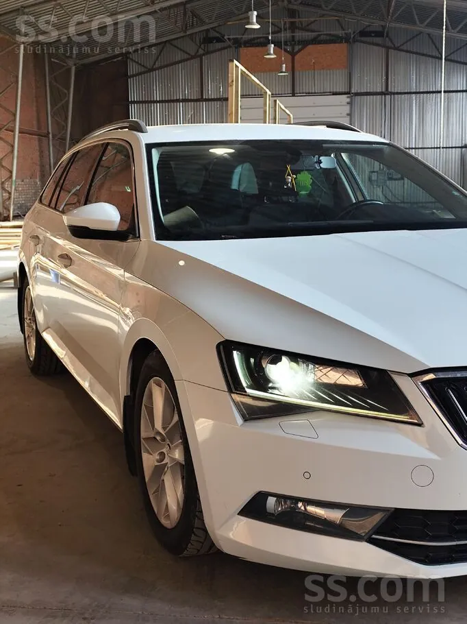 Skoda Superb 2016 photo 5